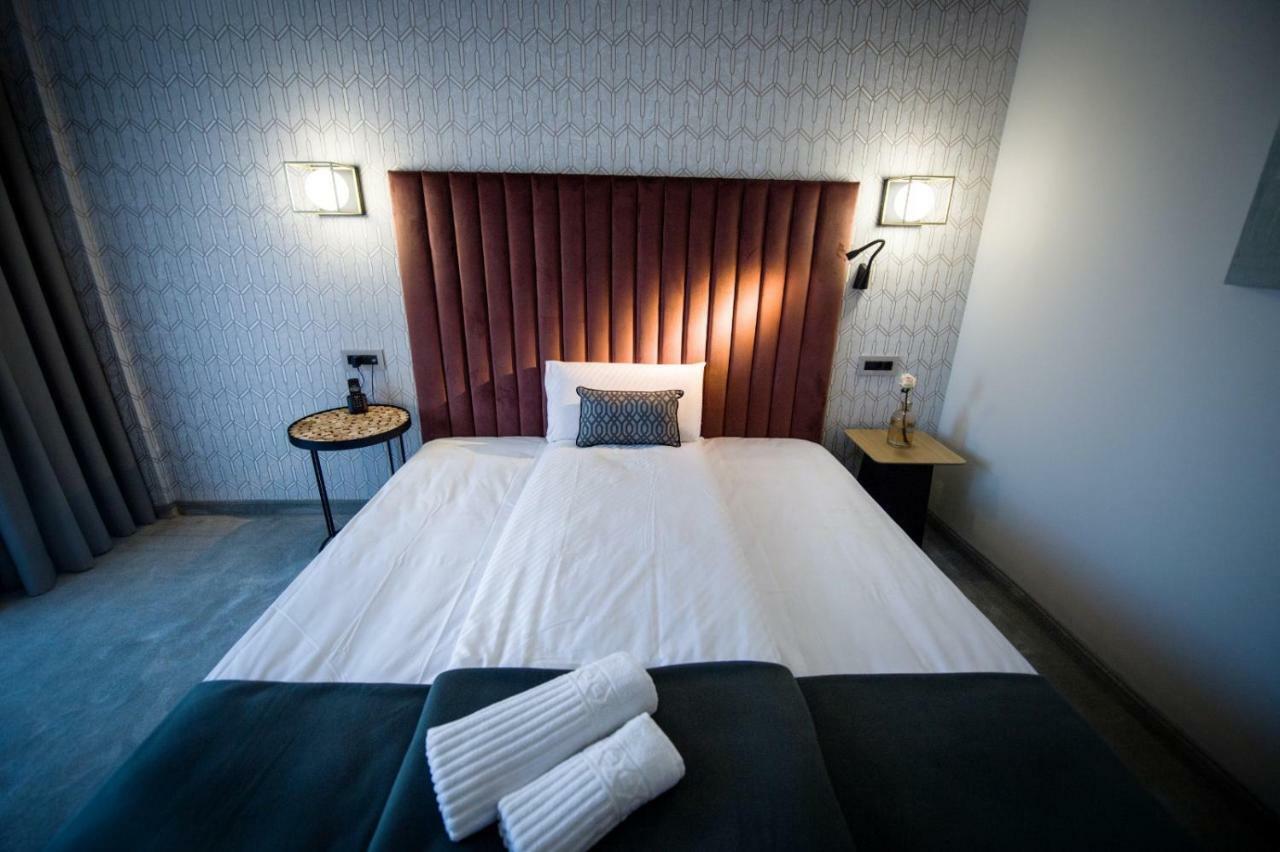 Pensiunea Nora Prestige Timişoara Buitenkant foto